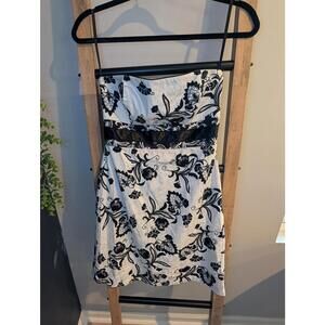 White House Black Market Elegant Black and White Floral Strapless Dress Size 2